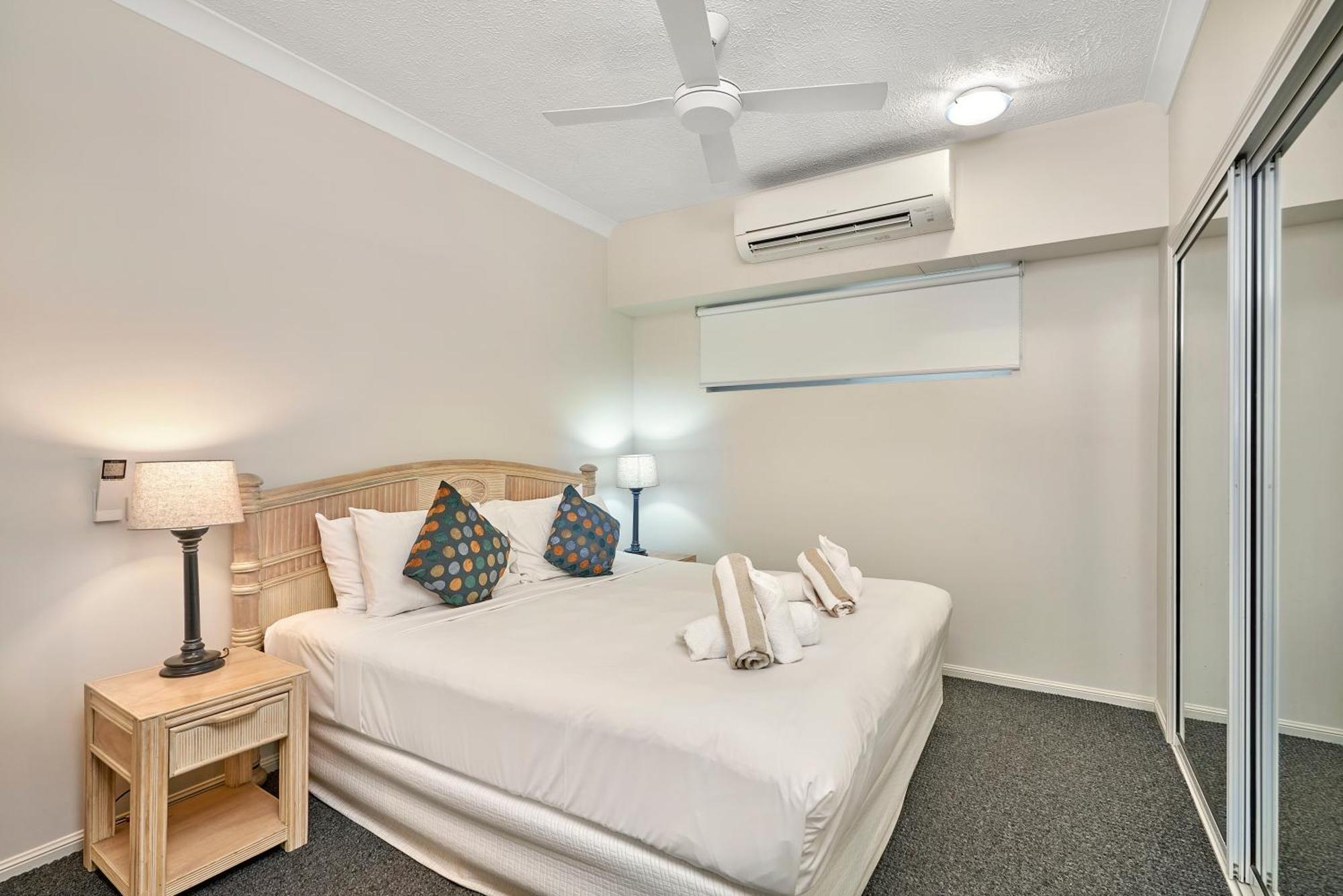 Alassio Apartments With Direct Pool Access Palm Cove Quarto foto