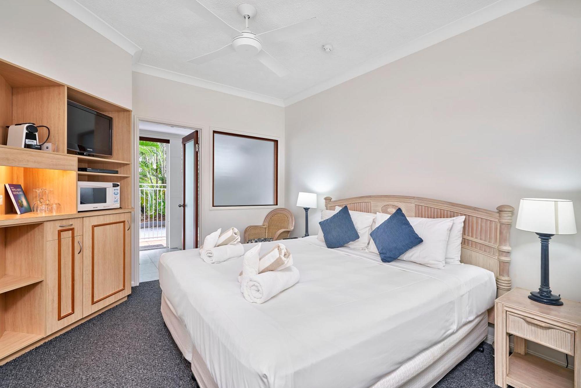 Alassio Apartments With Direct Pool Access Palm Cove Quarto foto